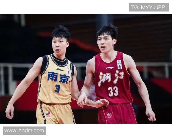 南京羽毛球队在冠军赛积分榜上以51分稳居第一名展现强劲实力